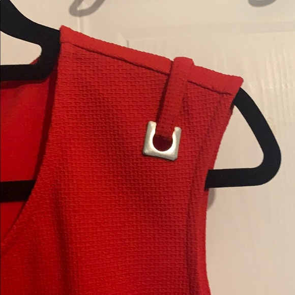 *BRAND NEW* Red sleeveless top w/ shoulder detail - Picture 3 of 3